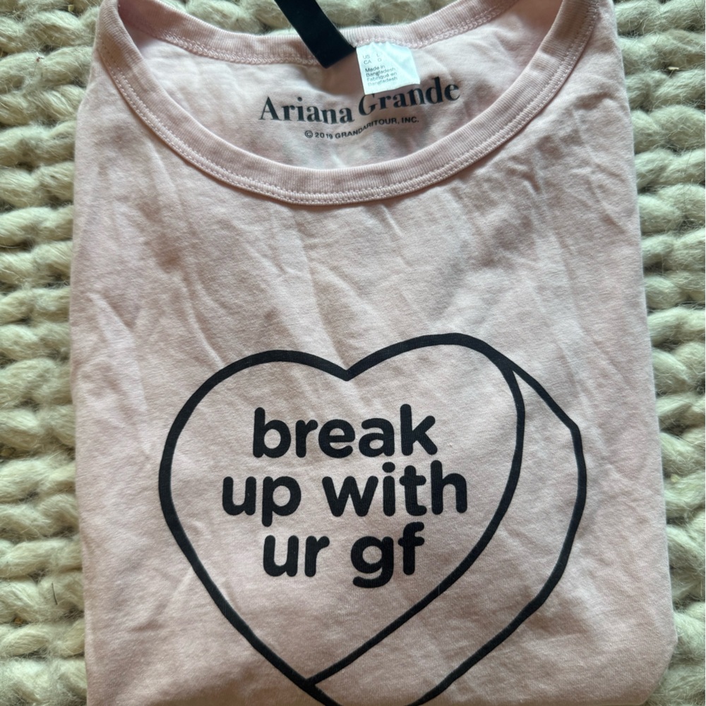 Ariana Grande Break Up With Ur GF crop baby tee H&M collab official Merch tour